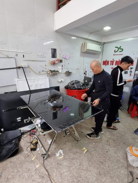 Thay Thế Màn Hình Tivi